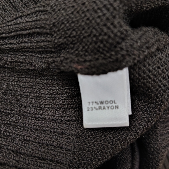 St. John Brown Sweater - Picture 7 of 7